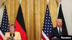 Канцлер Німеччини Анґела Меркель (л) і президент США Джо Байден у Білому домі, 15 липня 2021 року
