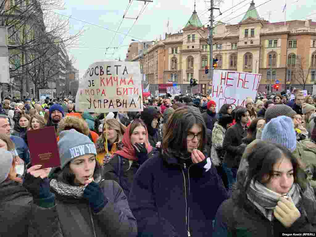 Pištaljke nakon 15-minutne tišine u Beogradu.