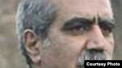 بازجوی علیرضا ثقفی خراسانی روز چهارشنبه در تماس تلفنی با خانواده او خبر داده که وی در زندان اوين به سر می برد.