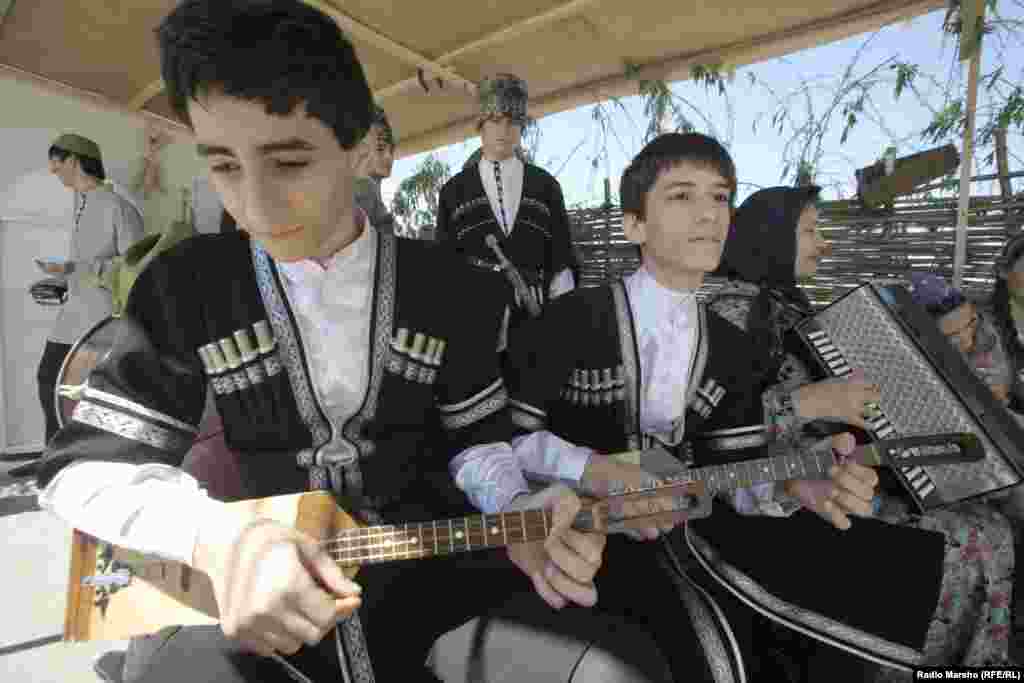 Охан-беттан 25-чу дийнахь нохчийн меттан де даздира Соьлж-гIалахь. 