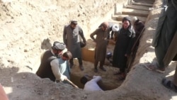 افغانستان کې د پاکستاني پوځ حملو کې وژل شوي خاورو ته سپارل شوي دي