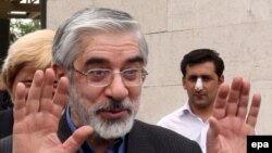 Mir-Hossein Musavi as a presidential candidate in 2009