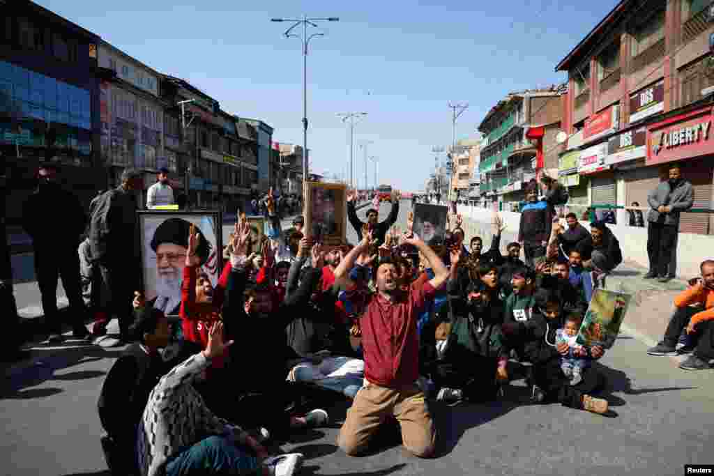تجمع معترضان شیعه در سرینگر کشمیر در واکنش به حملات آمریکا و اسرائیل.