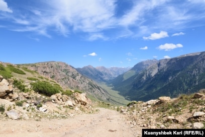 40 жастан асқан әйелдердің үлкен кеуделері