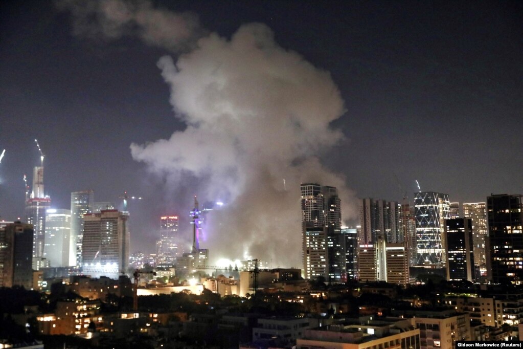 Tym duke u ngritur pas një sulmi raketor nga Irani në Tel Aviv, më 13 qershor.