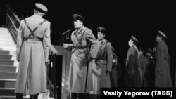 "Дни Турбиных", постановка МХАТ