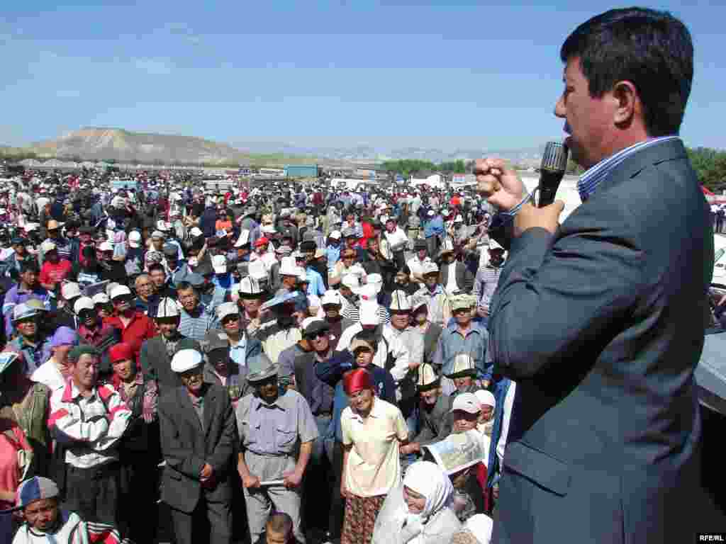 Темур Сариев, номзад аз Ҳизби "Оқ Шумқор", дар вилояти Ҷалолобод