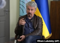 Oleksandr Tkacenko, ministrul culturii și politicii informaționale al Ucrainei: „Suntem în război, iar acest lucru a schimbat mentalitatea și comportamentul întregii prese din Ucraina”.