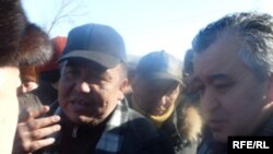 Kyrgyzstan - leader of opposition party "Ata Meken" Omurbek Tekebaev during the meeting with local population of Talas region. 19Jan2009 