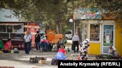 Уличные торговцы в Армянске. 3 сентября 2018 года