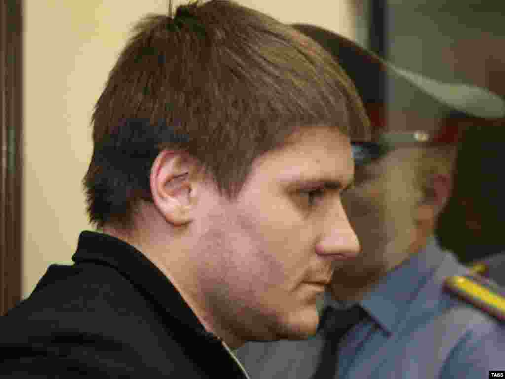 Симоновский суд Москвы выдал санкцию на арест бывшего милиционера Романа Жирова, сбившего насмерть беременную женщину (ИТАР-ТАСС)