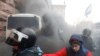 Спецназ "Беркут" пытается штурмовать здание мэрии Киева, занятое демонстрантами