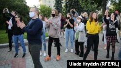 Минчане протестуют против отказа властей зарегистрировать альтернативных кандидатов в президенты, Минск, 14 июля 2020 года.