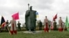 У липні 2021 року в Україні відзначають 330-річчя Петра Калнишевського. На фото – пам'ятник Калнишевському у Пустовійтівці Сумської області