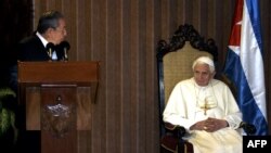 Кубанскиот претседател Раул Кастро и папата Бенедикт 16