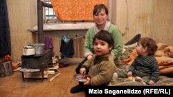 რკინიგზის საავადმყოფოს შენობაში მყოფი სოციალურად დაუცველი ოჯახი