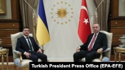 Recep Tayyip Erdogan (sağda) və Volodymyr Zelenskiy