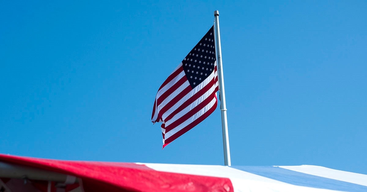 აშშ-ის საელჩო აცხადებს, რომ 3 სავაჭრო ცენტრში ბომბის საფთხეზე შეტყობინება მიიღეს