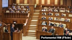 Pavel Filip în parlament, în ziua moțiunii de cenzură împotriva guvernului condus de Maia Sandu, 12 noiembrie 2019.