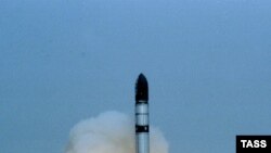 Пойгоҳи ҳавоии Байконур. Мушаки навъи SS-18 баъди анҷоми озмоишҳо.