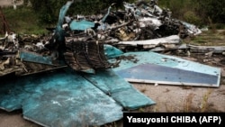 Уламки російського винищувача-бомбардувальника Су-34 на околиці міста Лиману, звільненому раніше ЗСУ від армії РФ. Лиман, Донеччина, 5 жовтня 2022 року