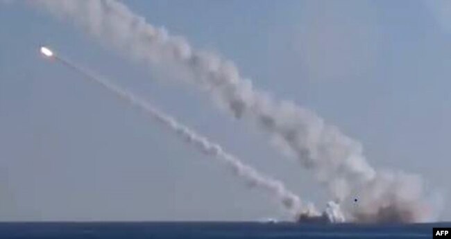 Запуск ракет "Калибр" 8 декабря 2015 года в Средиземном море