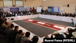 آرشیف، نشست کمیسیون مستقل انتخابات با دستههای انتخاباتی و رسانهها