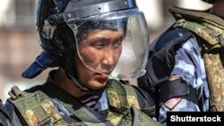 Поліція в Москві під час розгону масової акції протесту 27 липня 2019 року