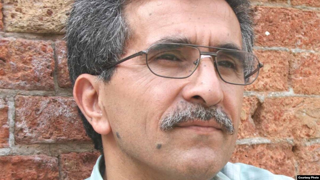 عباس معروفی می‌گوید در رمان تازه‌اش مردی که هفت بچه‌اش را از دست داده عزرائیل را زیبا می‌بیند.
