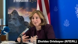 АКШнын Казакстандагы жаңы дайындалган элчиси Жули Стаффт