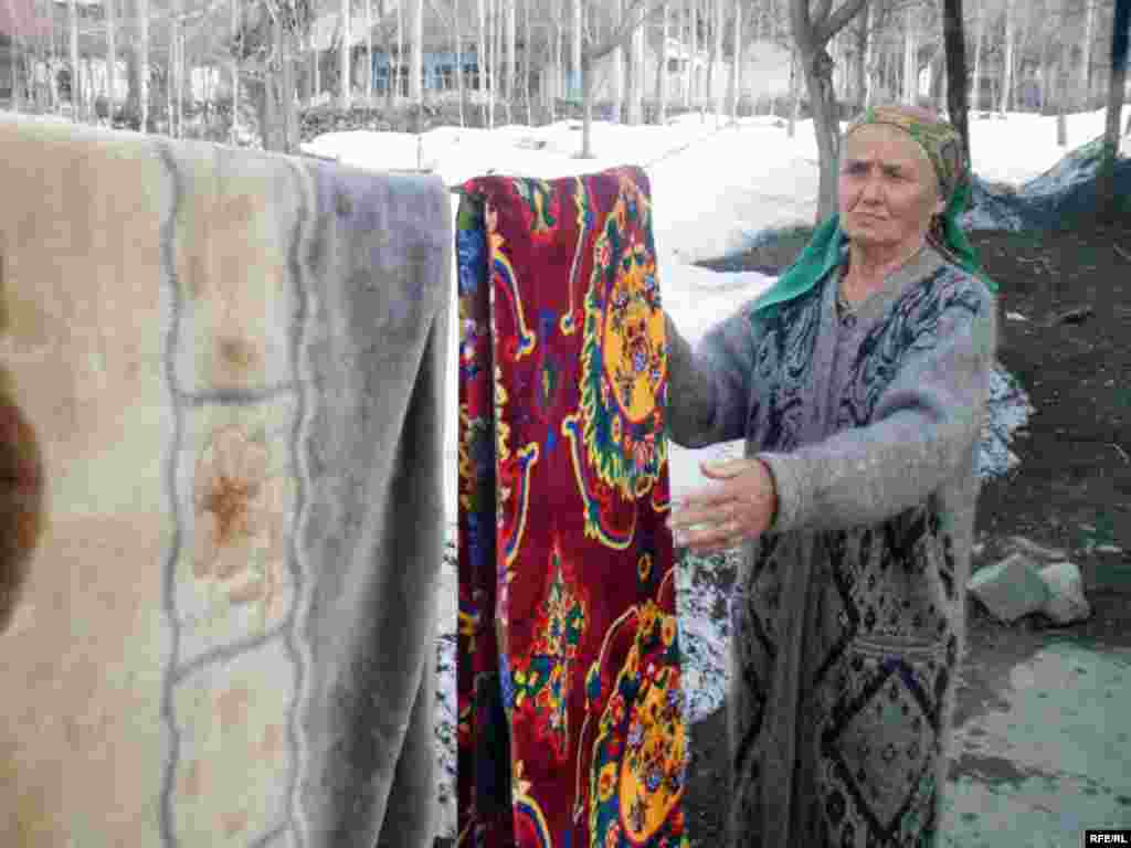 Tadžikistan - Proslava Norouza u ovoj zemlji počinje generalnim čišćenjem kuća,17.03.2010.