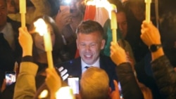 Фамилия венгерского победителя «Мадьяр» — самоназвание венгров. На фото: Петер Мадьяр, лидер оппозиционной партии «Тиса», празднует победу на парламентских выборах. Будапешт, 12 апреля 2026 года.