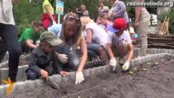 Кияни висадили «громадський город» у сквері на вул. Михайлівській