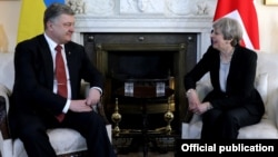 Petro Poroşenko ve Tereza Mey