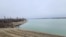 Мелеющее Белогорское водохранилище после начала спуска с него воды в феврале.