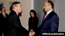 Armenia - Defense Minister Seyran Ohanian (R) meets with U.S. Ambassador John Heffern, Yerevan, 18Nov2014.