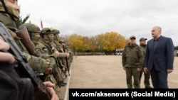 Российский глава Крыма Сергей Аксенов с бойцами подконтрольного ему частного военного формирования «БАРС-Крым», архивное фото
