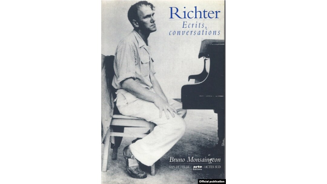Coperta voilumului „Richter. Scrieri, conversații”, de Bruno Monsaingeon.