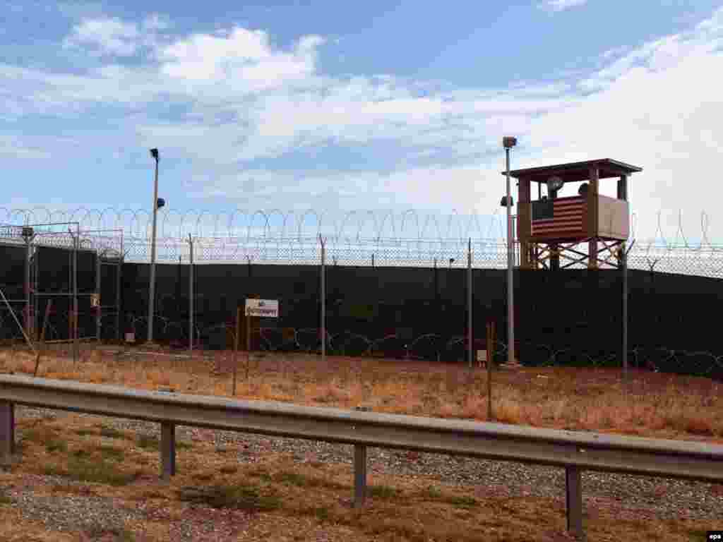 Kuba -- Kraj zatvora Guantanamo - Jedna od prvih odluka američkog predsjednika se tiče zatvora Guantanamo. Barack Obama je svojim suradnicima dao rok od godinu dana da zatvore kapije Guantanamo.
