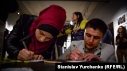 Розділені сім'ї: дружини кримських політв'язнів приїхали до Києва (фотогалерея)