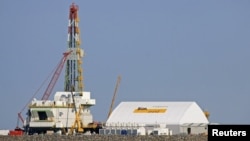 Буровая установка на шельфе Каспийского моря в районе Кашаганского нефтяного месторождения. 11 октября 2012 года.