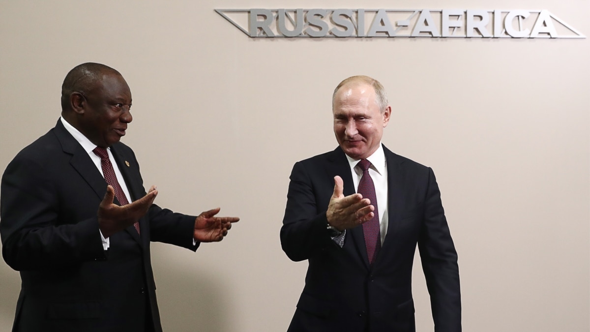 У Кремлі повідомили про розмову Путіна з президентом ПАР, якого Захід звинувачує у постачанні зброї до РФ