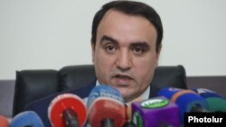 Armenia -- Orinats Yerkir Party leader Artur Baghdasarian gives a press conference at the party’s head office in Yerevan, 9 July 2014