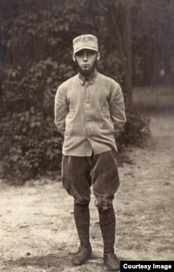 Ofițer român prizonier (Foto: Expoziția Marele Război, 1914-1918, Muzeul Național de Istorie a României)