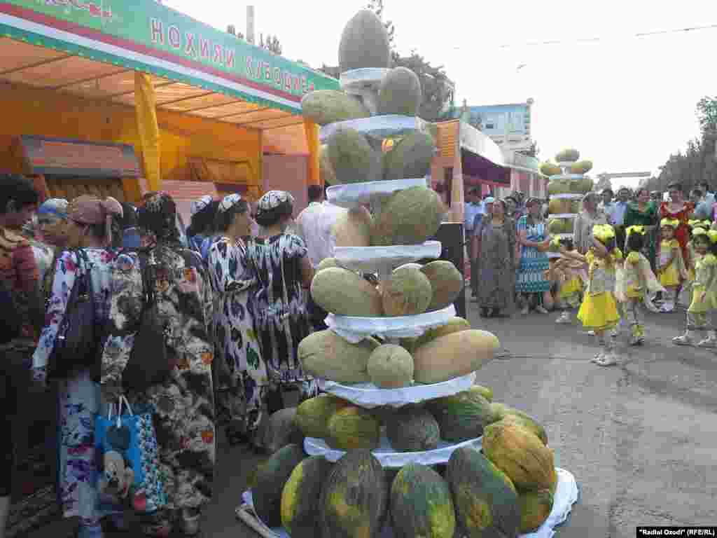 Tajikistan,Khatlon region, Fruits exibation in Qurghonteppa city,16August2014