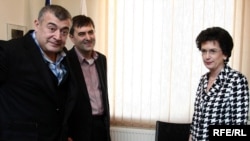 ლევან გაჩეჩილაძე (მარცხნივ), სოზარ სუბარი (ცენტრში) და ნინო ბურჯანაძე