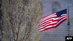 АКШ кыргыз жарандарына иммиграциялык визаны убактылуу токтотот