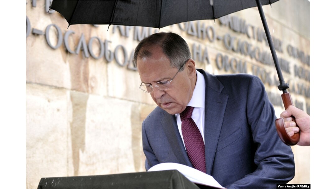 Lavrov na Groblju oslobodilaca Beograda