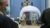 Коронавірус: у Києві прощаються із матір’ю 13 дітей. 21 березня помер їхній батько