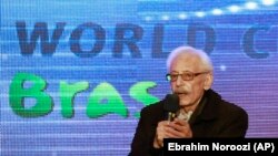 ارشیف، د ایران د سینما نامتو هنرمند، جمشید مشایخي په یوه خبري غونډه کې، د ۲۰۱۴ کال د فبروري ۱۰.